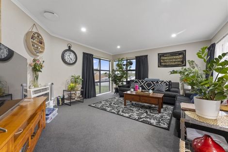 Photo of property in 52 Geneva Terrace, Kelvin Grove, Palmerston North, 4414
