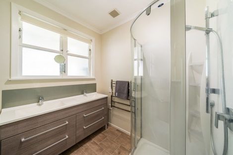 Photo of property in 26 Chatsworth Road, Silverstream, Upper Hutt, 5019