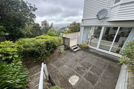 Photo of property in 37 Putnam Street, Northland, Wellington, 6012