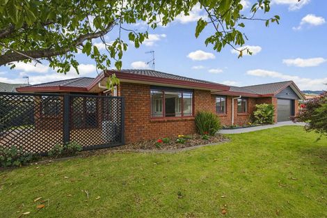 Photo of property in 4 Glen Loch Place, Paraparaumu, 5032