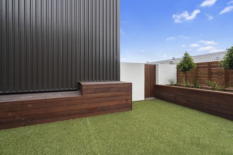 Photo of property in 3d/4045 Great North Road, Glen Eden, Auckland, 0602