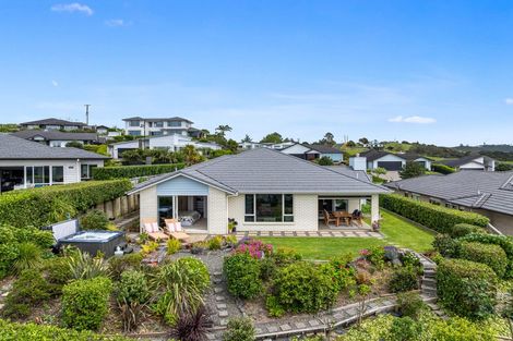 Photo of property in 15 Seaview Crescent, Hatfields Beach, Orewa, 0931