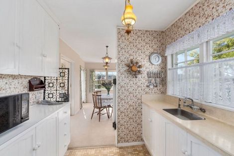 Photo of property in 71 Glencoe Road, Browns Bay, Auckland, 0630