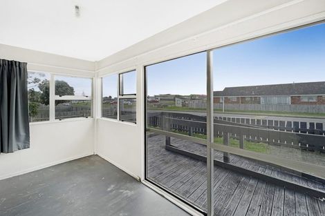 Photo of property in 27 Cross Street, Castlecliff, Whanganui, 4501