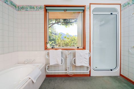 Photo of property in 30 Beacon Point Road, Wanaka, 9305