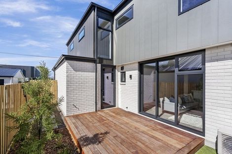 Photo of property in 2/39 Vagues Road, Northcote, Christchurch, 8052