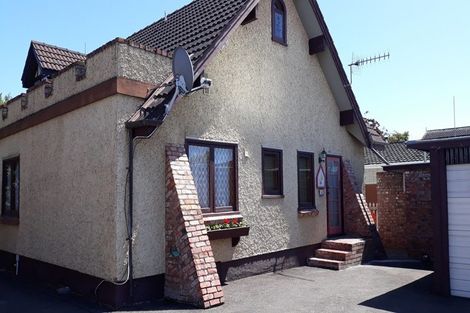 Photo of property in 2/141 Fitzherbert Avenue, West End, Palmerston North, 4410