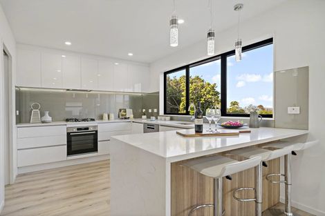Photo of property in 11 Tawapou Close, Massey, 0614