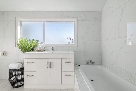 Photo of property in 2/5 Stanley Avenue, Milford, Auckland, 0620