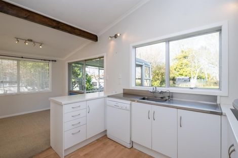 Photo of property in 17 Oberon Street, Stratford, 4332