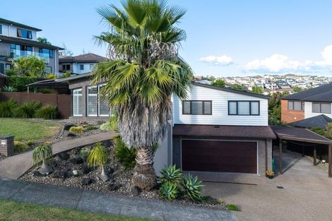 Photo of property in 77 San Marino Drive West, Henderson, Auckland, 0612