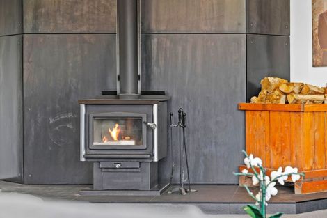 Photo of property in 16 Isthmus Place, Lake Hawea, Wanaka, 9382