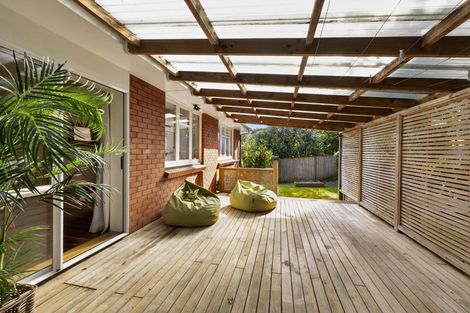 Photo of property in 1a Ward Place, Marfell, New Plymouth, 4310