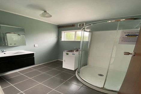 Photo of property in 2/15 Wakely Road, Newlands, Wellington, 6037