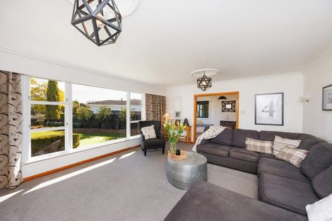 Photo of property in 11 Squires Place, Awapuni, Palmerston North, 4412
