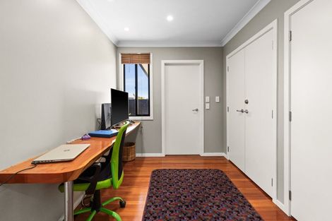 Photo of property in 9 Bassett Place, Taradale, Napier, 4112