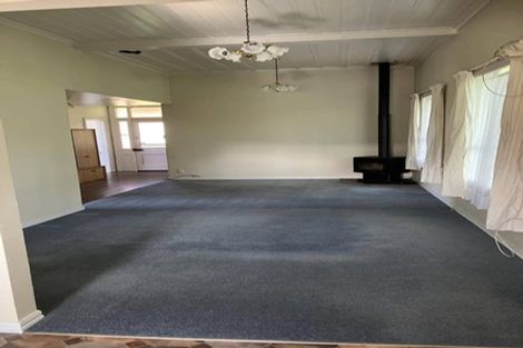 Photo of property in 92 Collingwood Street, Eltham, 4322