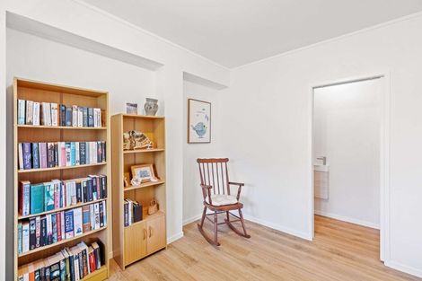 Photo of property in 3/72 Lake Road, Northcote, Auckland, 0627