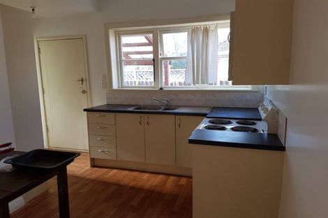 Photo of property in 8 Kawaka Street, Riccarton, Christchurch, 8041