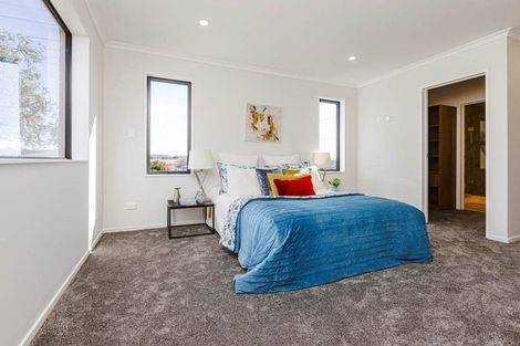Photo of property in 100 Seymour Road, Sunnyvale, Auckland, 0612