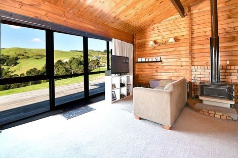 Photo of property in 3020 Kaipara Coast Highway, Glorit, Warkworth, 0984