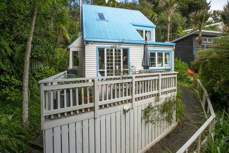 Photo of property in 16 Mahoe Road, Titirangi, Auckland, 0604