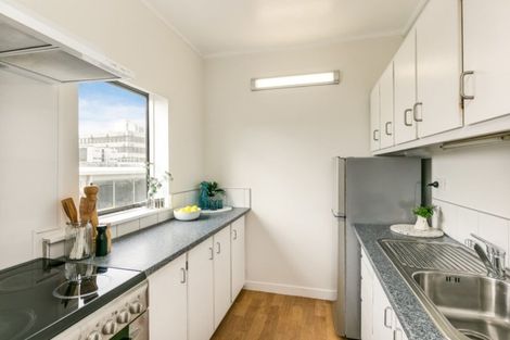 Photo of property in Hobson Court Flats, 34/70u Hobson Street, Thorndon, Wellington, 6011