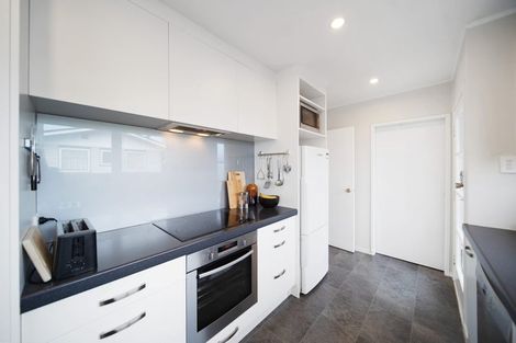 Photo of property in 71 Walworth Avenue, Pakuranga Heights, Auckland, 2010