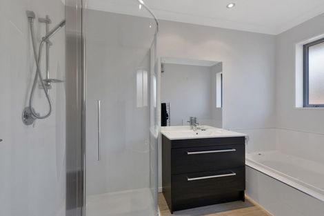 Photo of property in 9 Walnut Way, Rangiora, 7400