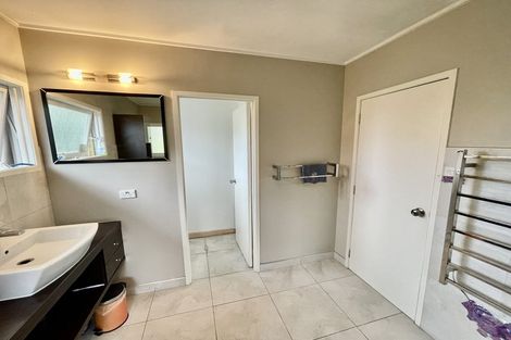 Photo of property in 13 Carlisle Road, Torbay, Auckland, 0630