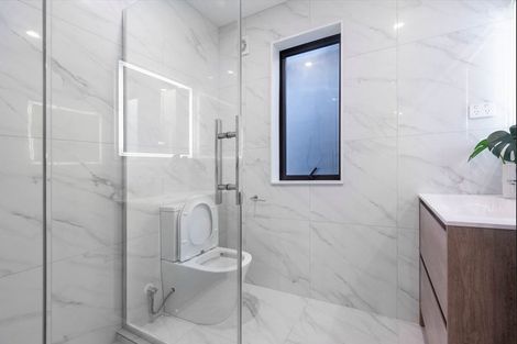 Photo of property in 3b Dawnhaven Drive, Te Atatu Peninsula, Auckland, 0610