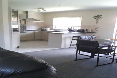 Photo of property in 6 Maadi Place, Papakura, 2110