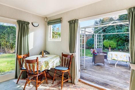Photo of property in 10 Kowhai Road, Rainbow Point, Taupo, 3330