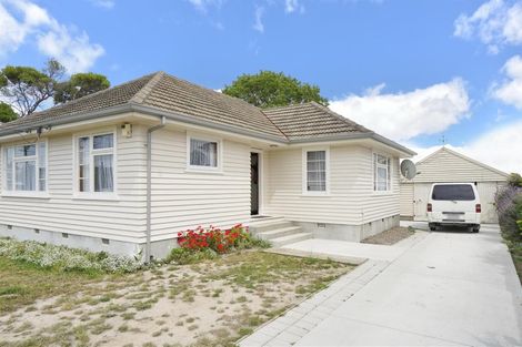 Photo of property in 28 Vivian Street, Burwood, Christchurch, 8083