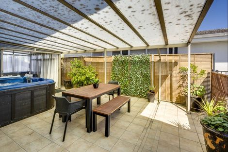 Photo of property in 4/8 Lee Road, Taradale, Napier, 4112