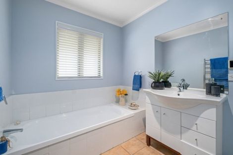 Photo of property in 6 Stowmore Lane, Lower Shotover, Queenstown, 9371
