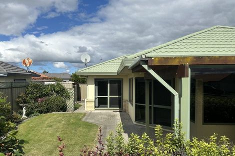 Photo of property in 11 Addington Place, Taradale, Napier, 4112