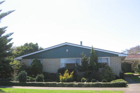 Photo of property in 2 Mark Perreau Place, Foxton, 4814