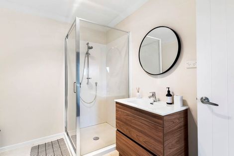 Photo of property in 286 Whangaparaoa Road, Red Beach, 0932