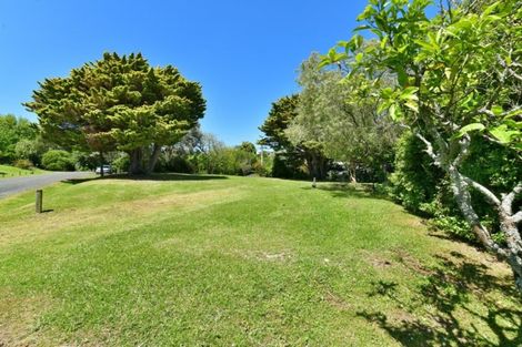 Photo of property in 8 Hiwi Crescent, Stanmore Bay, Whangaparaoa, 0932