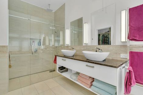 Photo of property in 36 Hoeke Road, Carrington, Carterton, 5791