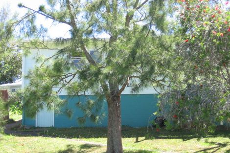 Photo of property in 20 Lysander Crescent, Beach Haven, Auckland, 0626