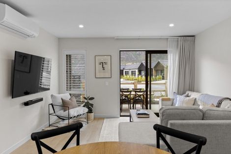 Photo of property in 2 Mcgibbon Lane, Jacks Point, 9371