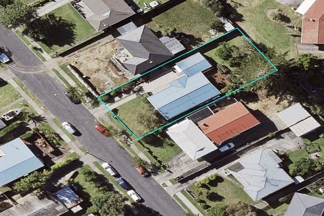 Photo of property in 39 Megan Avenue, Pakuranga Heights, Auckland, 2010