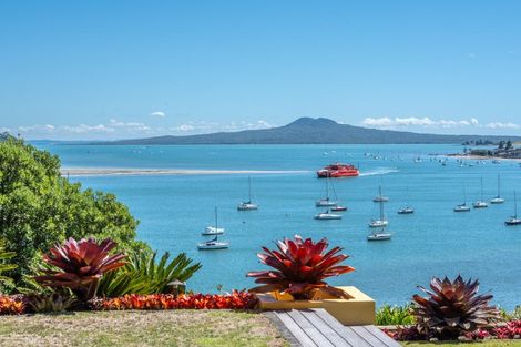 Photo of property in 33 Takutai Avenue, Half Moon Bay, Auckland, 2012