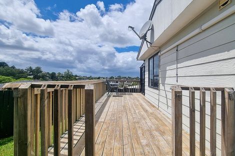 Photo of property in 28 Elizabeth Drive, West Harbour, Auckland, 0618