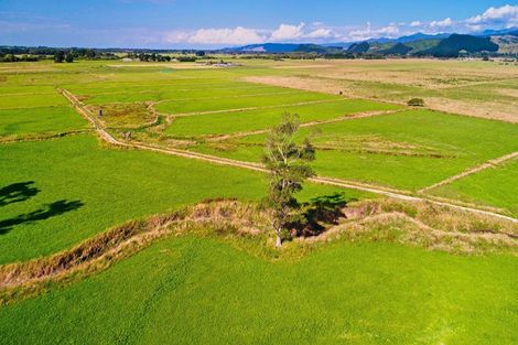 Photo of property in 134 Waikawa Beach Road, Manakau, Levin, 5573