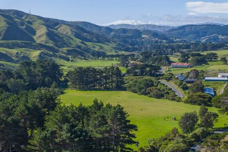 Photo of property in 306 South Makara Road, Makara, Karori, 6972