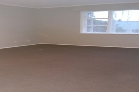 Photo of property in 5 Alder Place, Newlands, Wellington, 6037