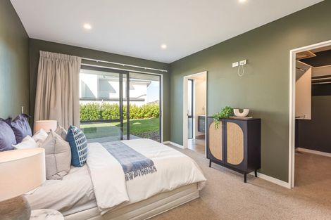 Photo of property in 2 Inverness Lane, Redcliffs, Christchurch, 8081